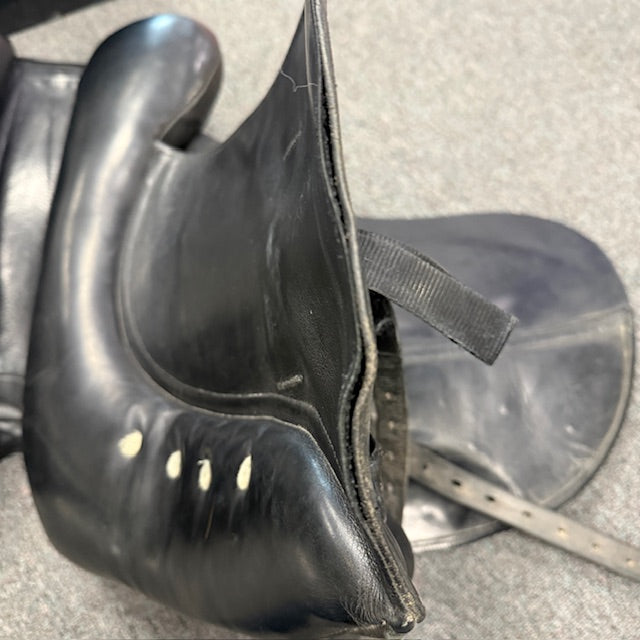 Used Albion Platinum Ultima 17.5" Dressage Saddle