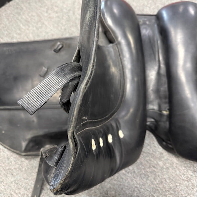 Used Albion Platinum Ultima 17.5" Dressage Saddle
