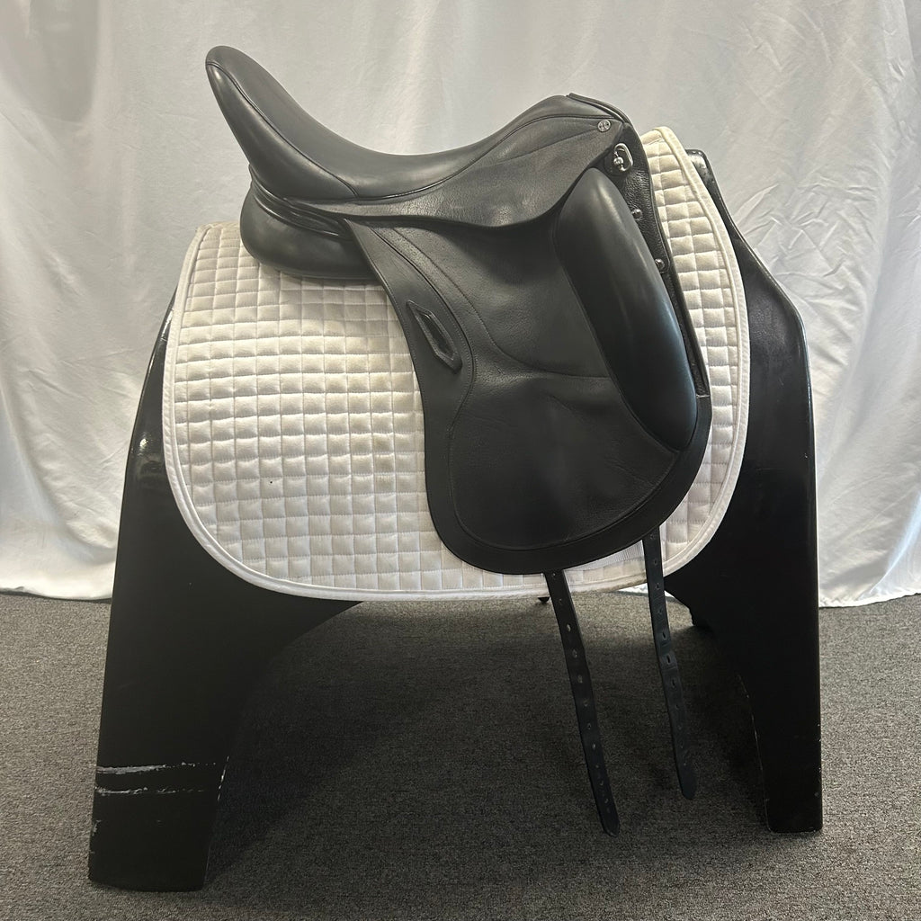 Used Aviar Rook 3.0 - 17.5" Monoflap Dressage Saddle