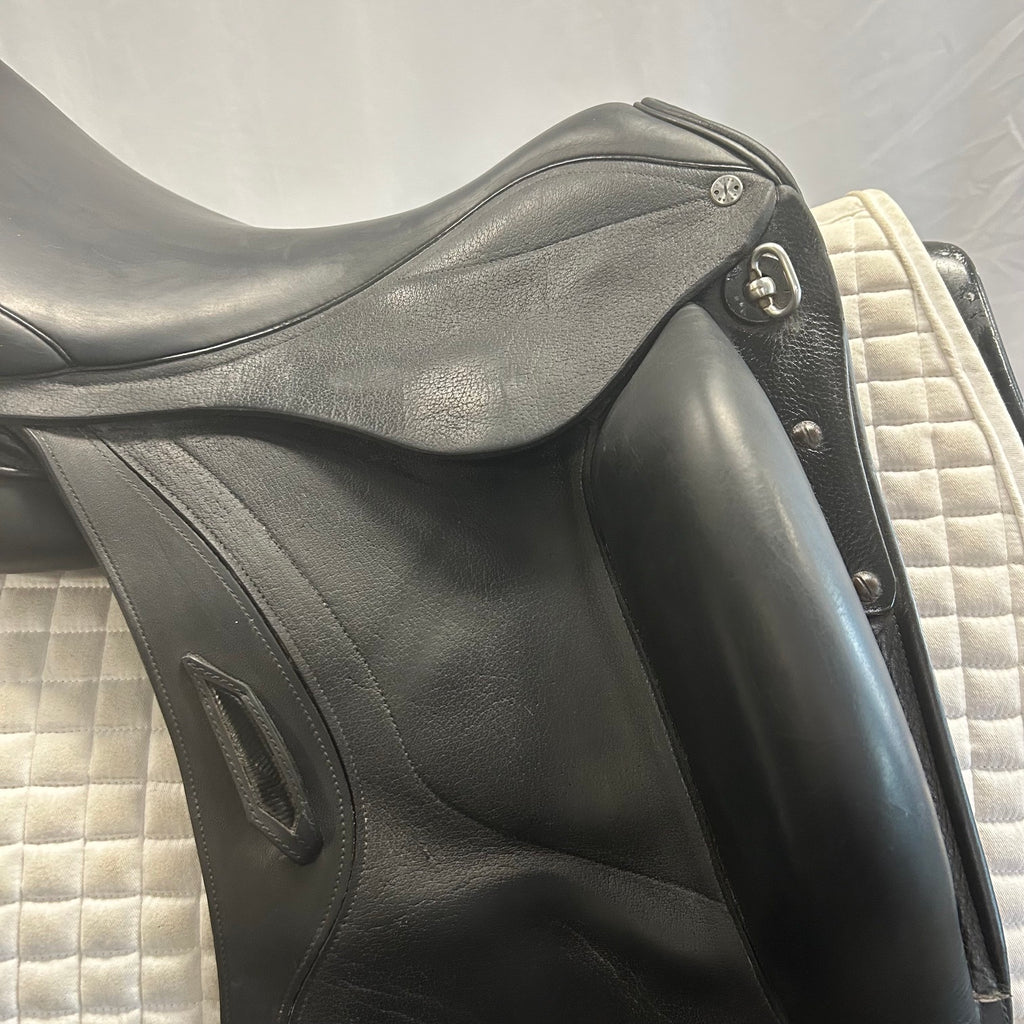 Used Aviar Rook 3.0 - 17.5" Monoflap Dressage Saddle