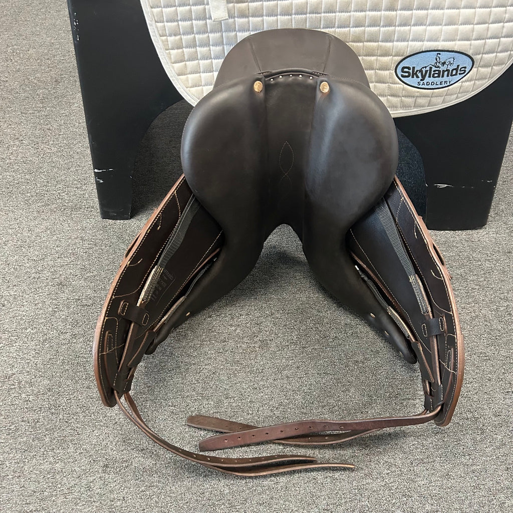 Used Antares Tempo 17" Monoflap Dressage Saddle