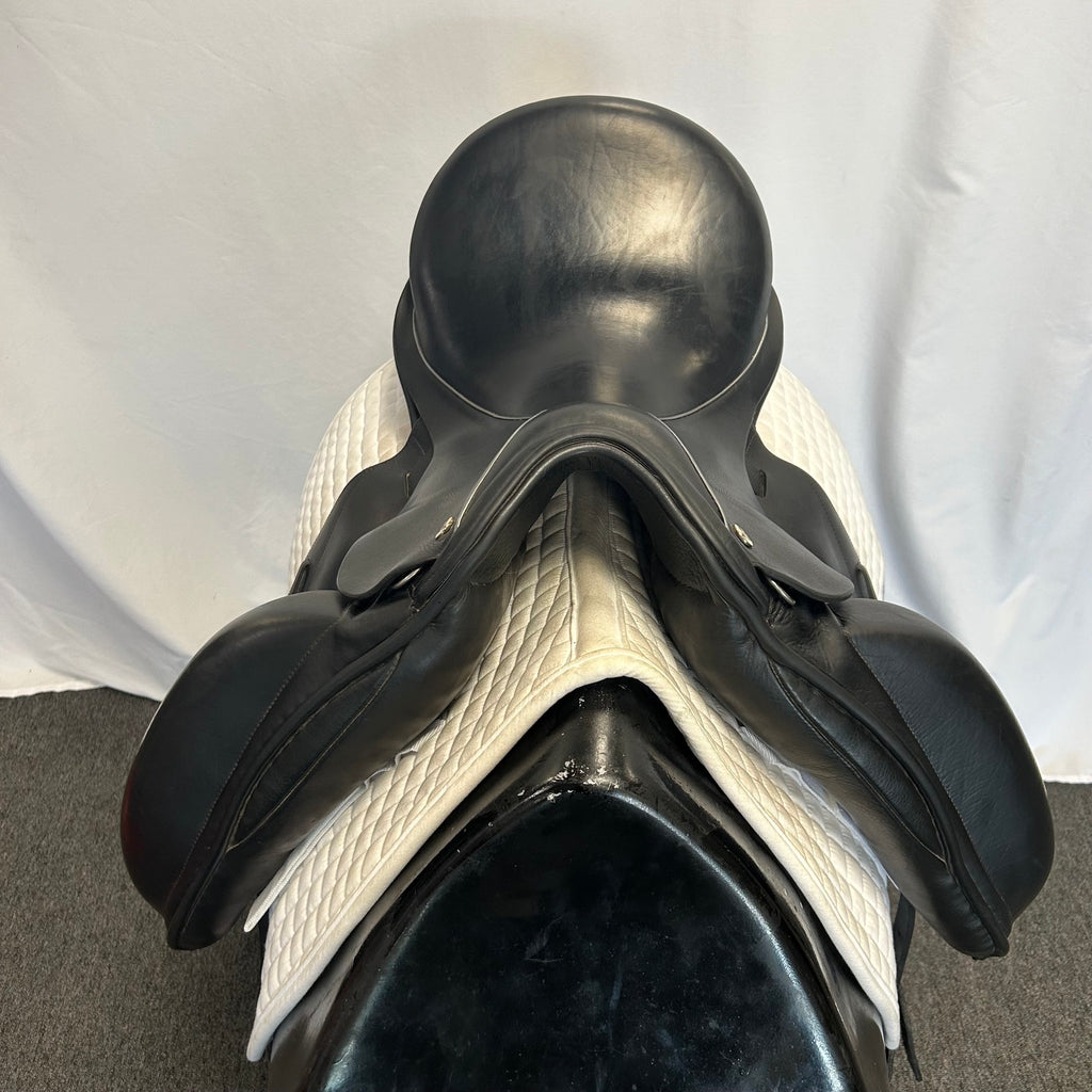 Used N2 Vincitore 18" Dressage Saddle