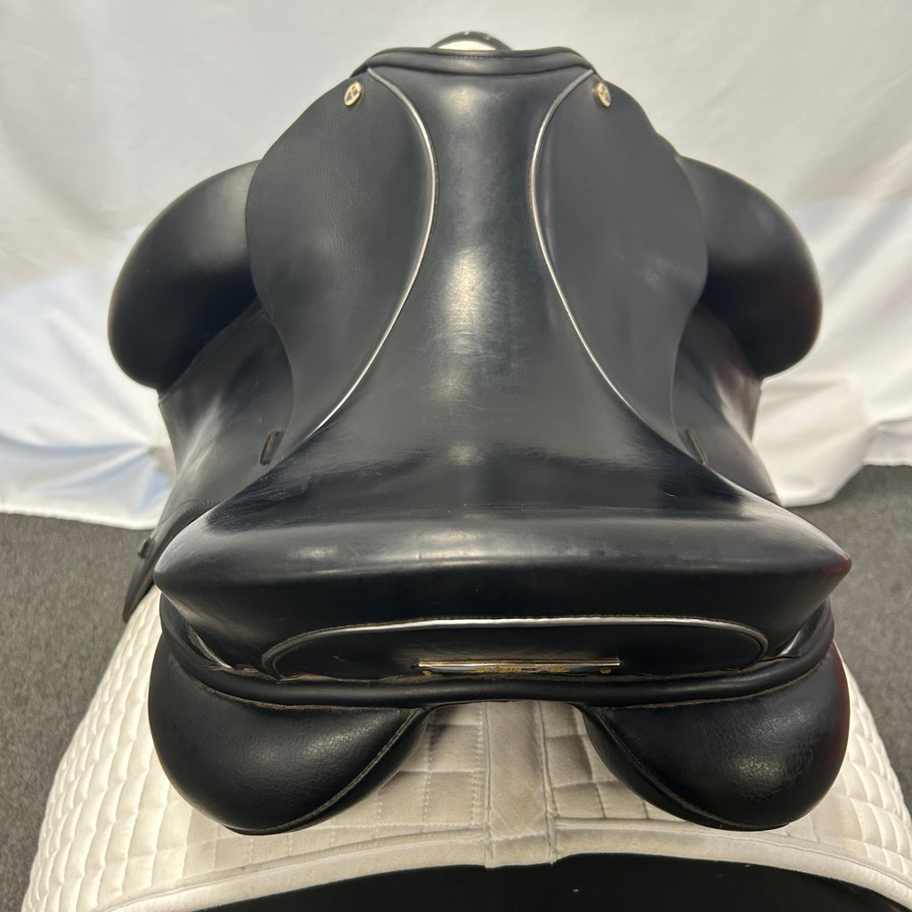 Used N2 Vincitore 18" Dressage Saddle