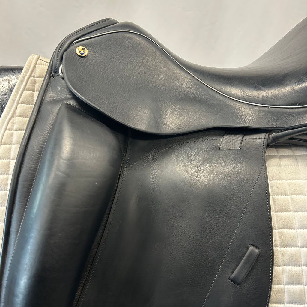 Used N2 Vincitore 18" Dressage Saddle