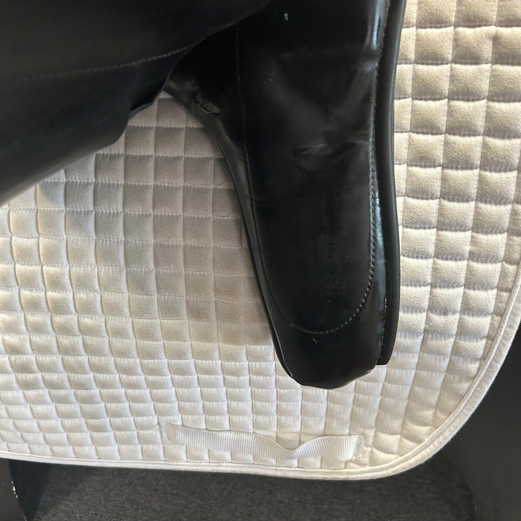 Used Dressage Connection 18" Dressage Saddle