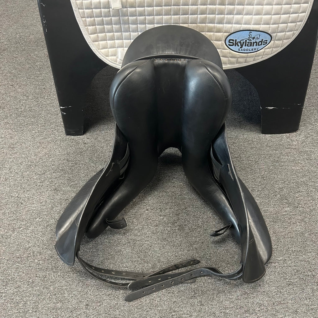 Used Dressage Connection 18" Dressage Saddle