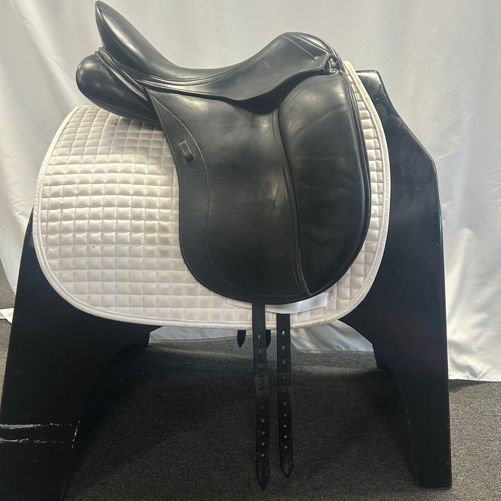 Used Schleese Wave 17.5" Dressage Saddle