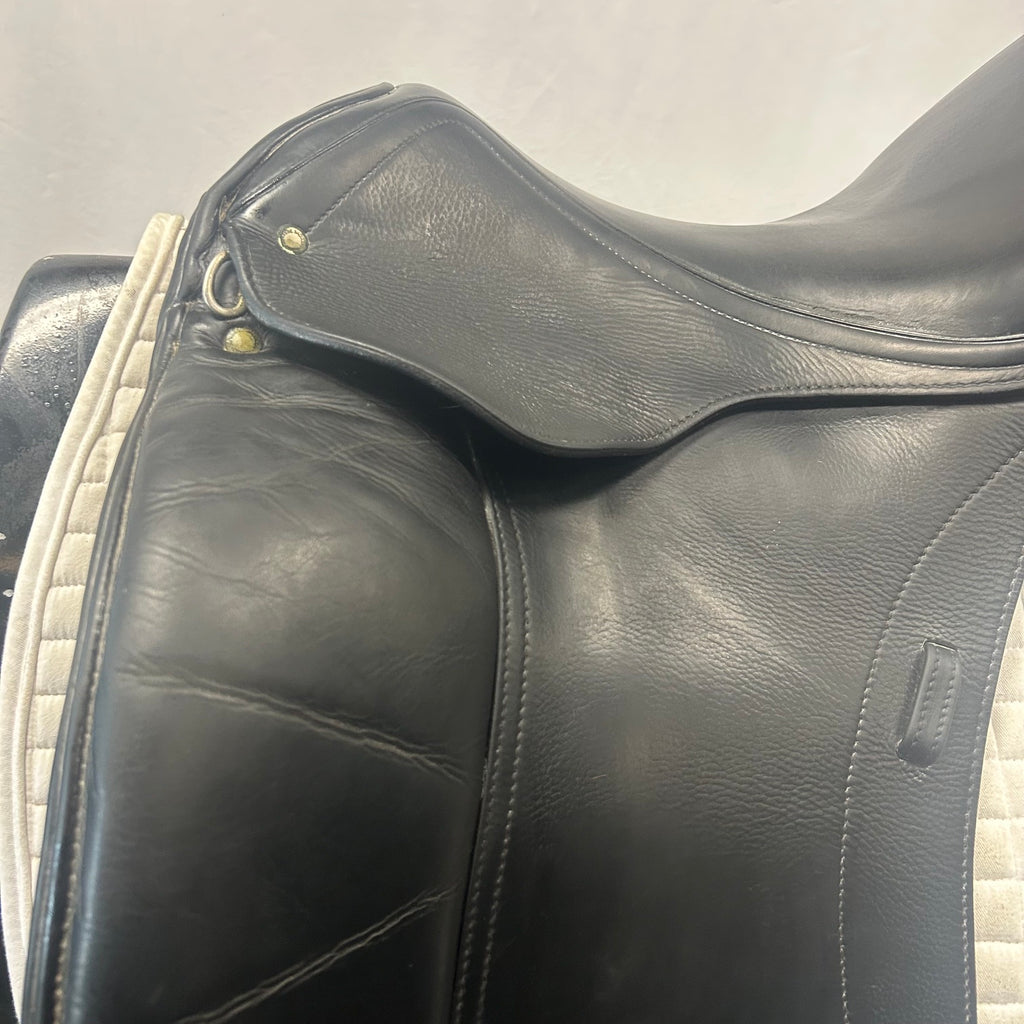 Used Schleese Wave 17.5" Dressage Saddle