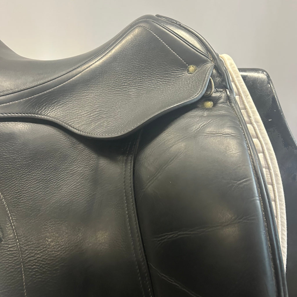 Used Schleese Wave 17.5" Dressage Saddle