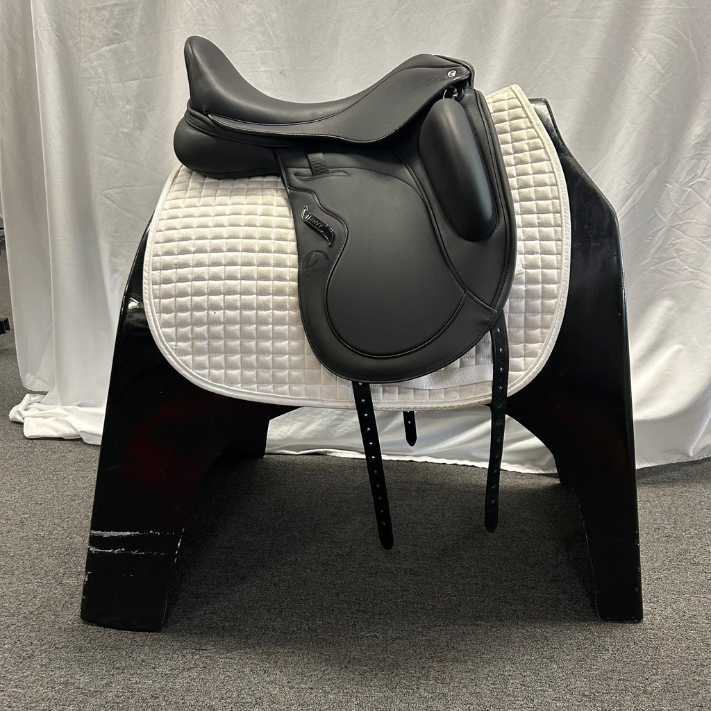 Demo Envy Motion 17.5" Dressage Saddle