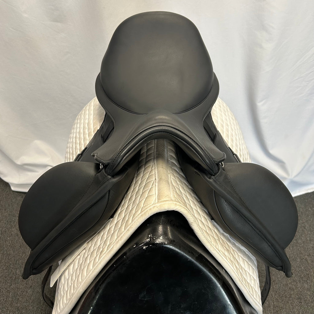 Demo Envy Motion 17.5" Dressage Saddle