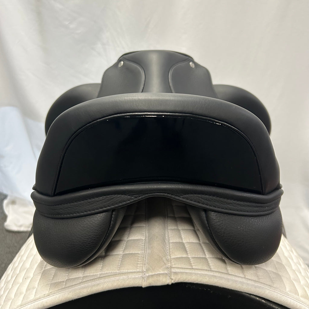 Demo Envy Motion 17.5" Dressage Saddle