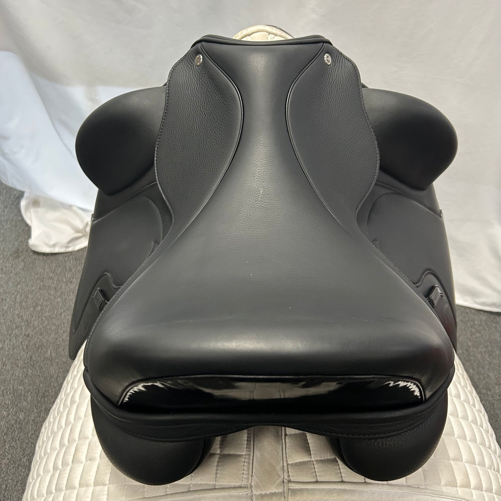 Demo Envy Motion 17.5" Dressage Saddle
