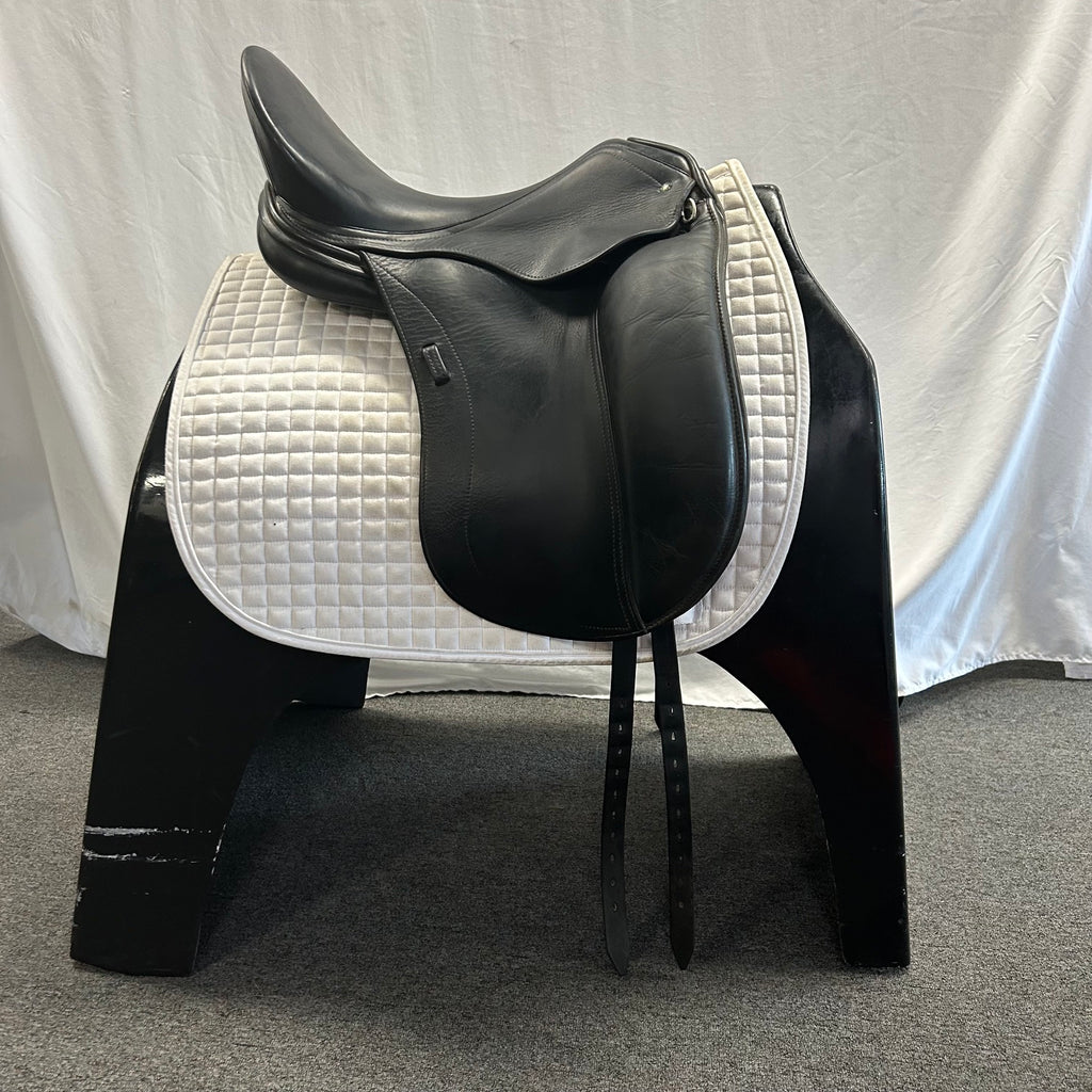 Used Schleese Triumph 18.5" Dressage Saddle