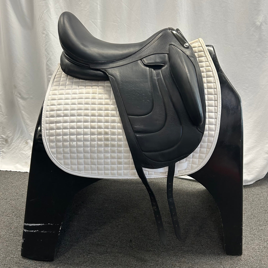 Used Devoucoux Makila Harmonie S 18.5" Monoflap Dressage Saddle