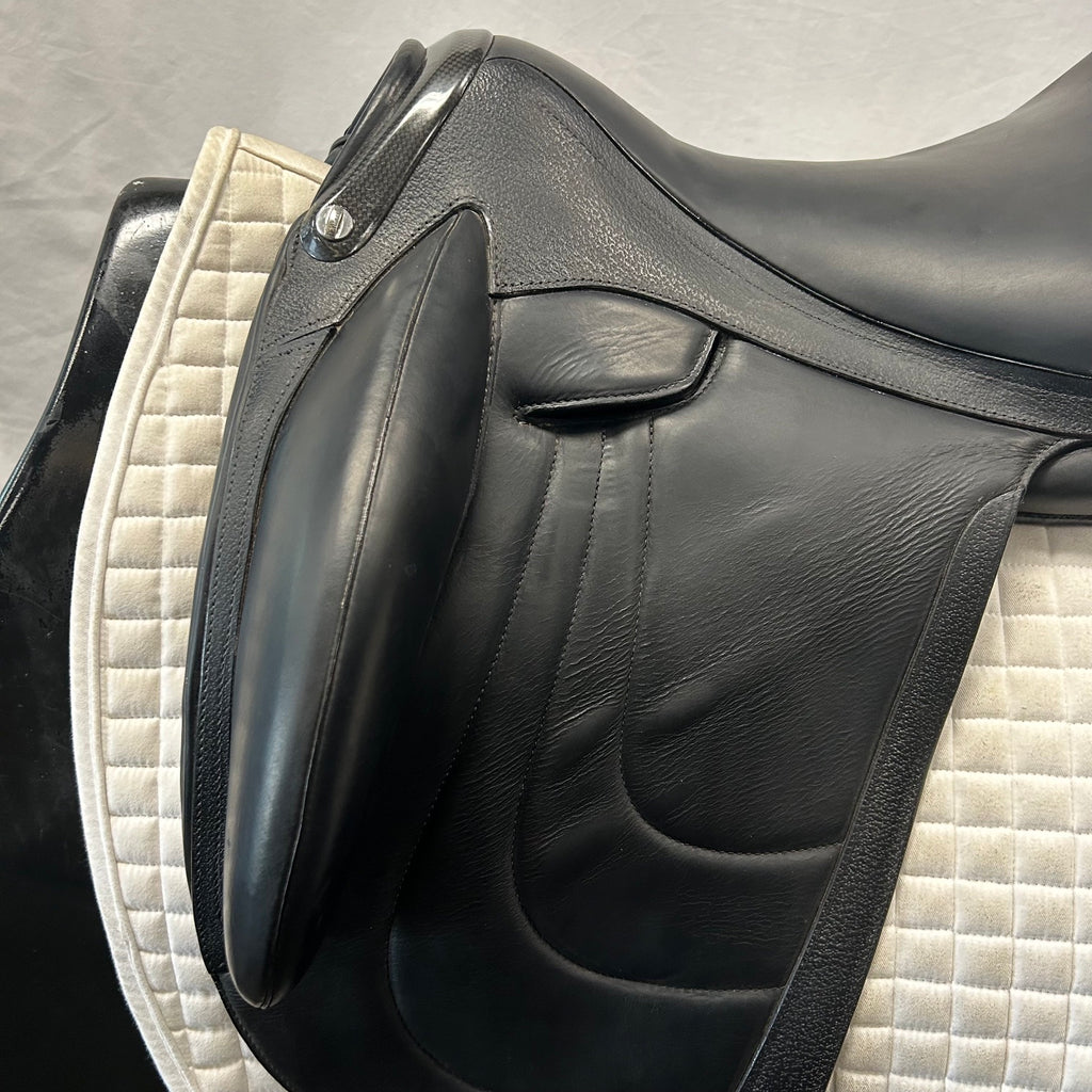 Used Devoucoux Makila Harmonie S 18.5" Monoflap Dressage Saddle
