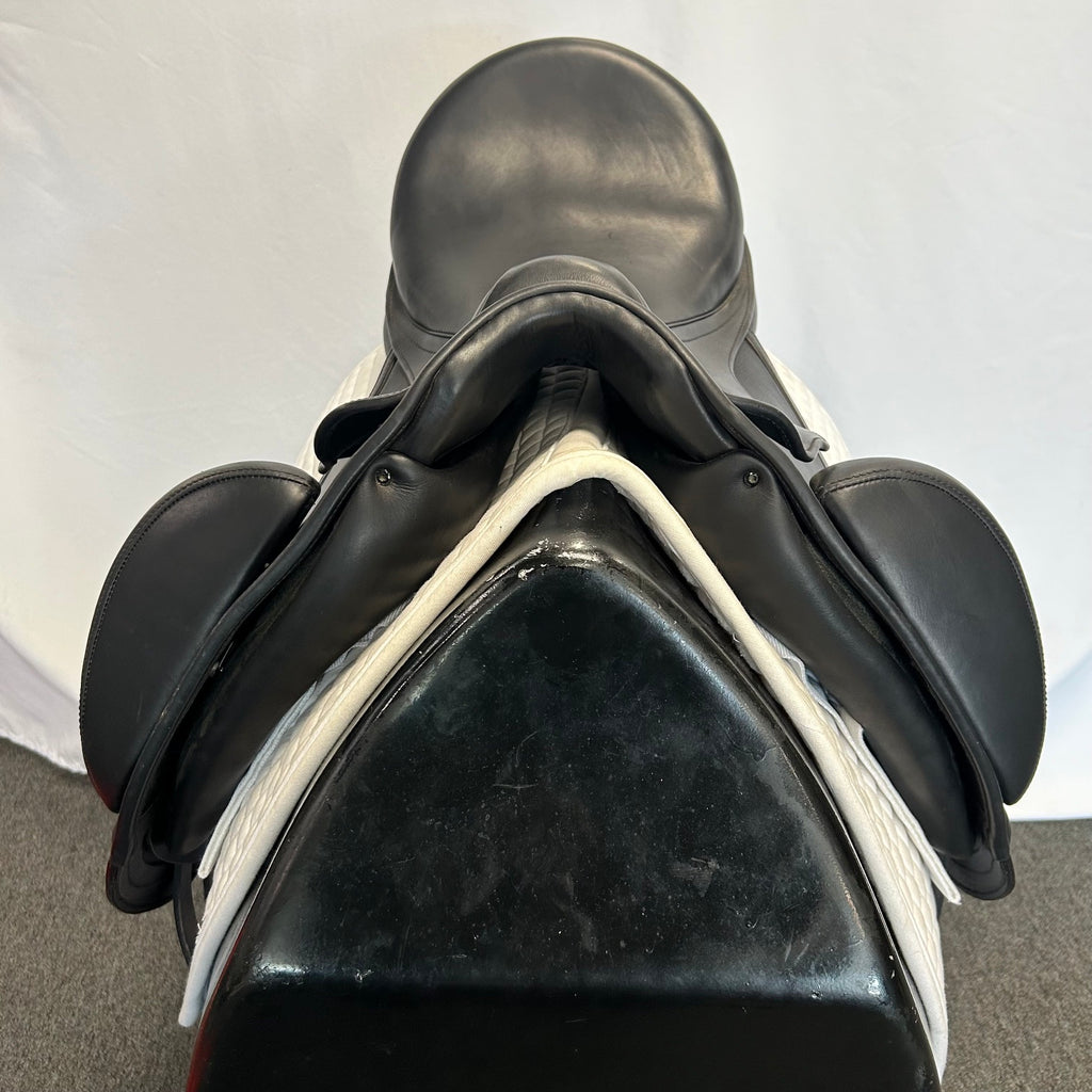 Used Stubben Centurion II 17.5" Dressage Saddle