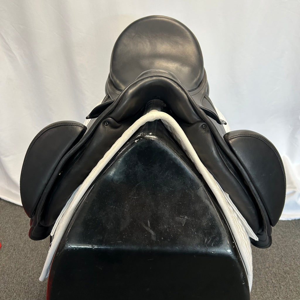 Used Stubben Centurion II 17.5" Dressage Saddle