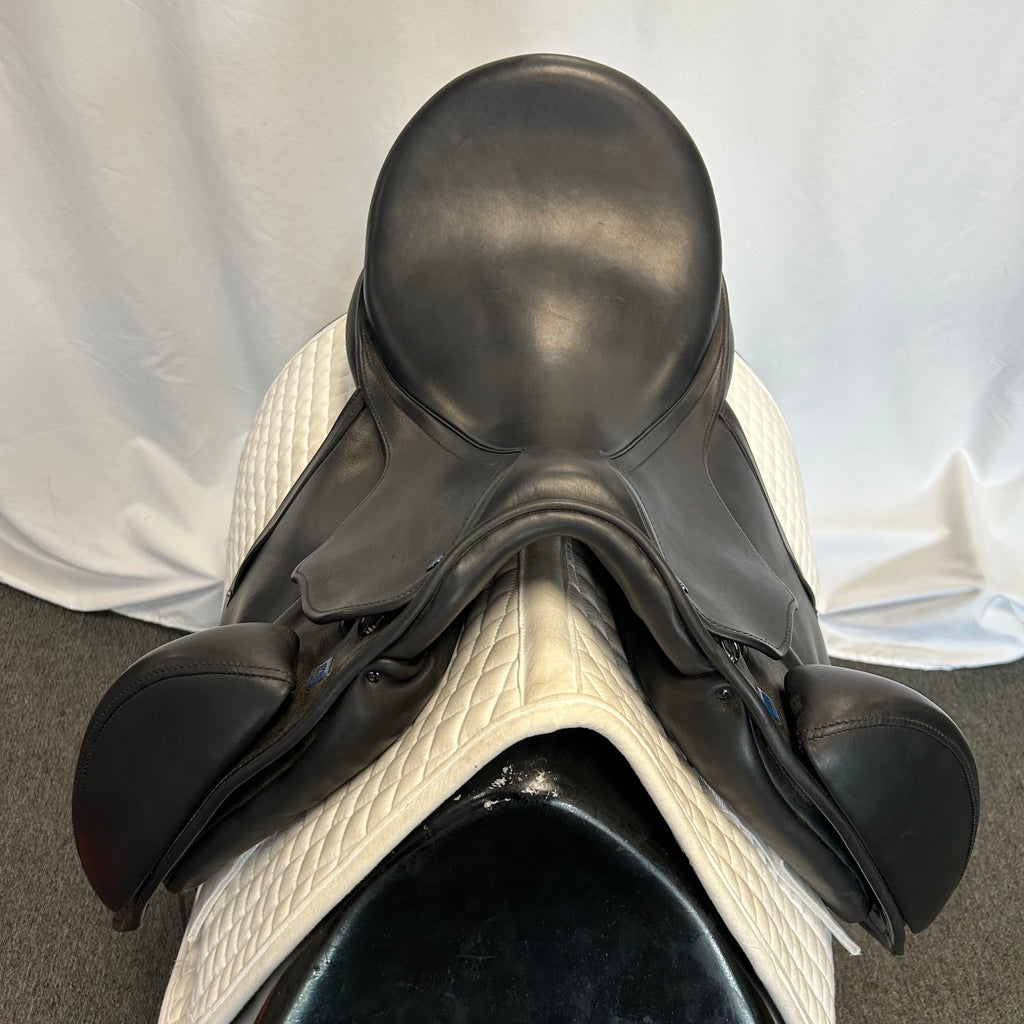 Used Stubben Centurion II 17.5" Dressage Saddle