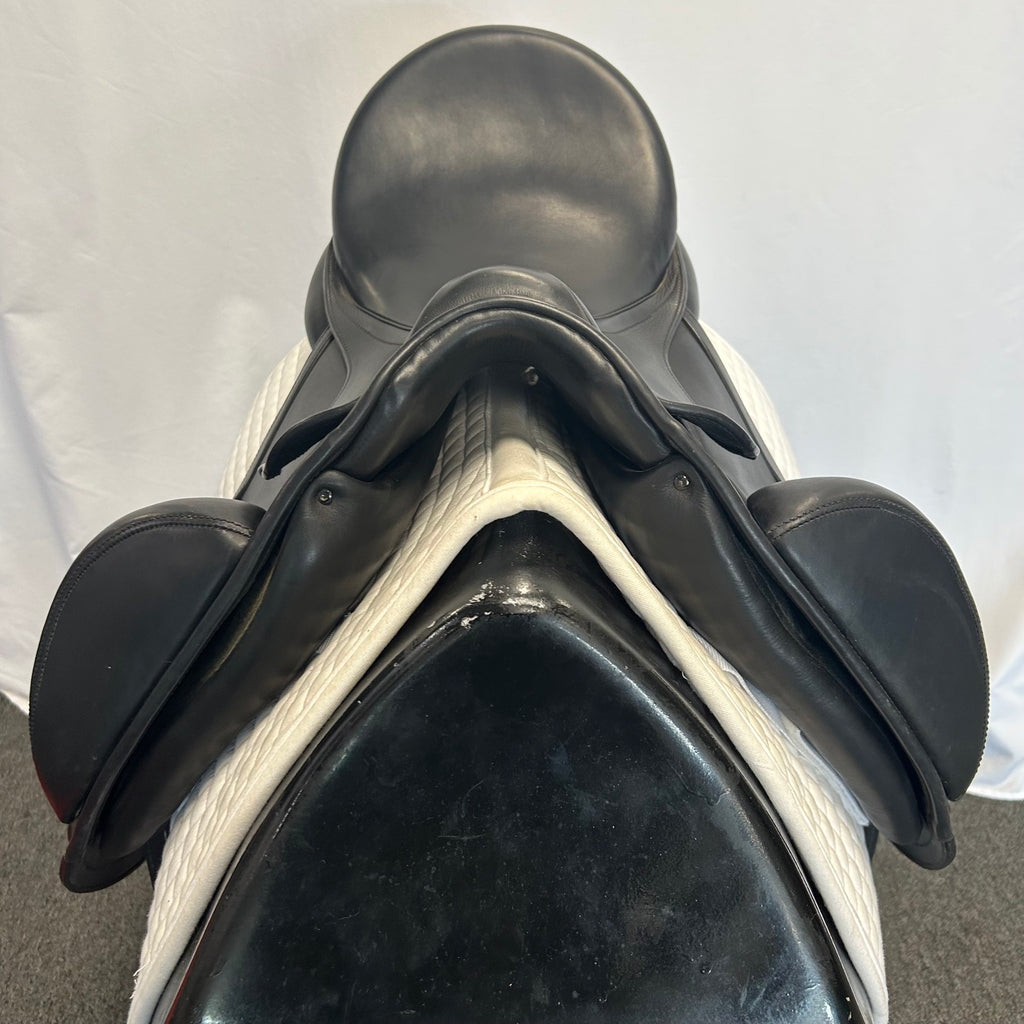 Used Stubben Centurion II 17.5" Dressage Saddle