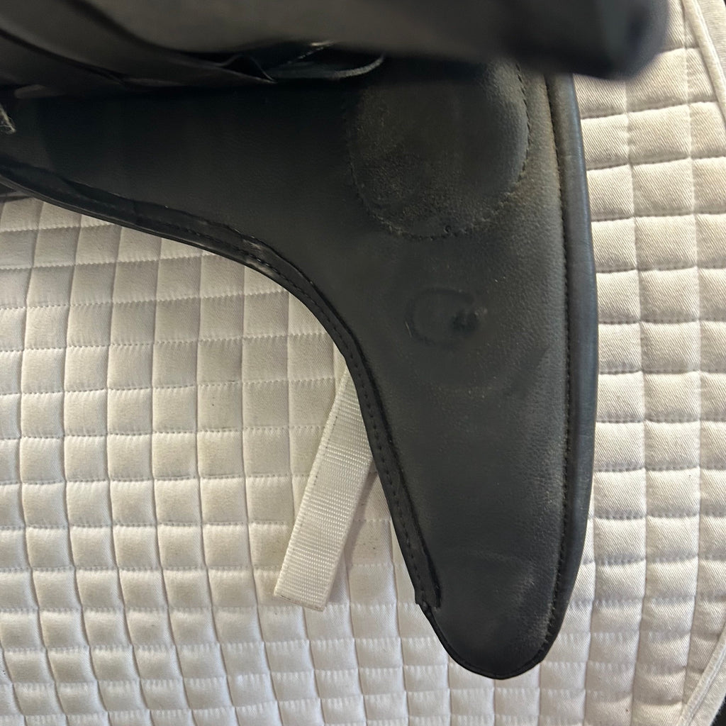 Used Stubben Centurion II 17.5" Dressage Saddle