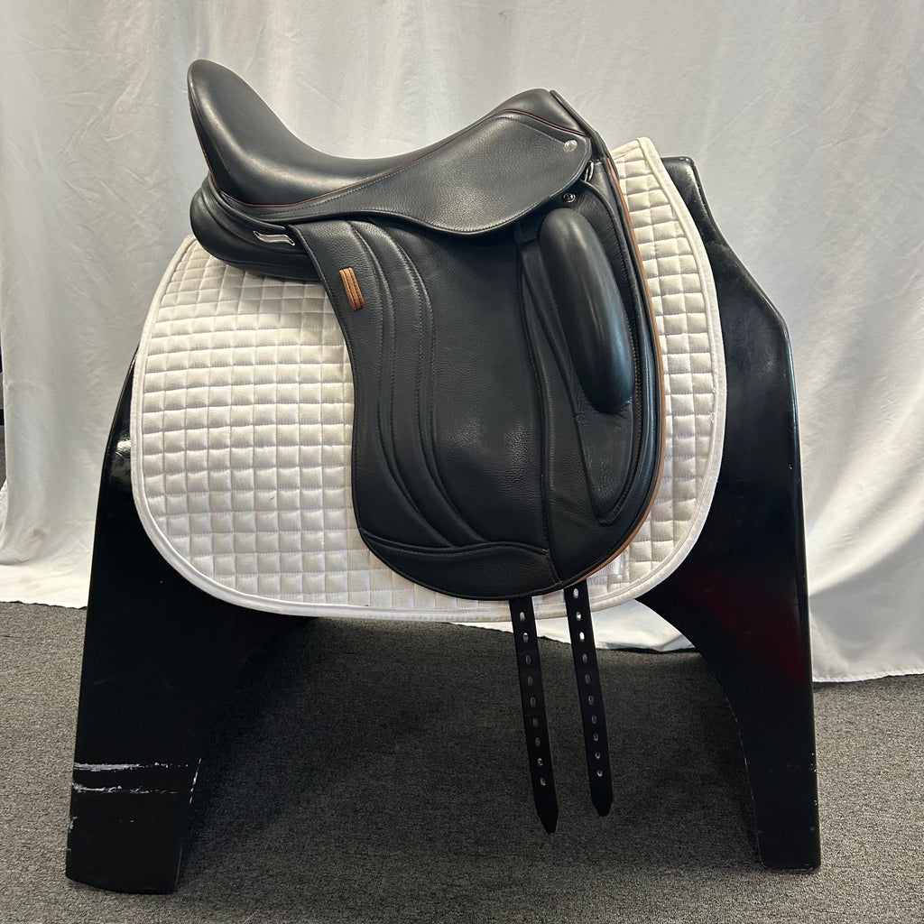 Used Schleese Let's Dance 18" Dressage Saddle