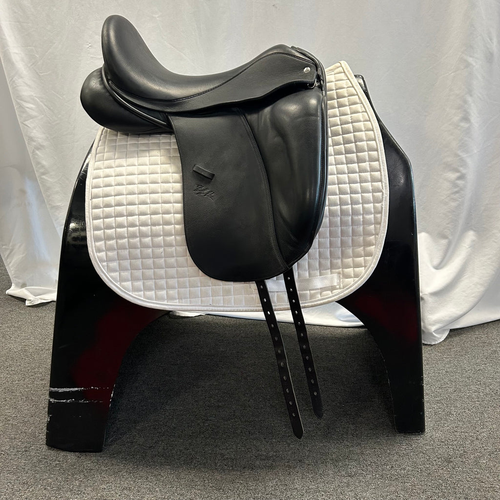 Used Custom Steffen's Advantage M5 18" Dressage Saddle