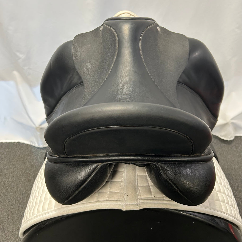 Used Custom Steffen's Advantage M5 18" Dressage Saddle
