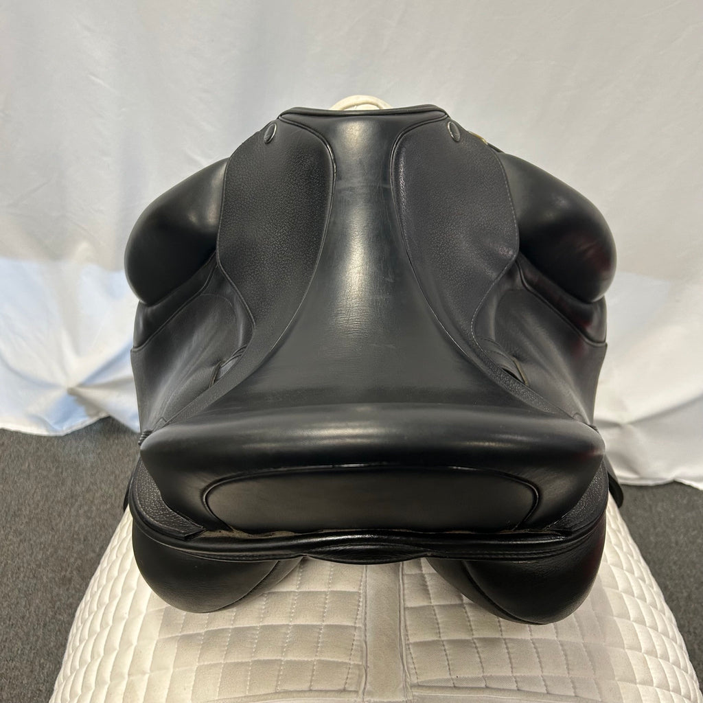 Used Veritas Eximo 18" Dressage Saddle
