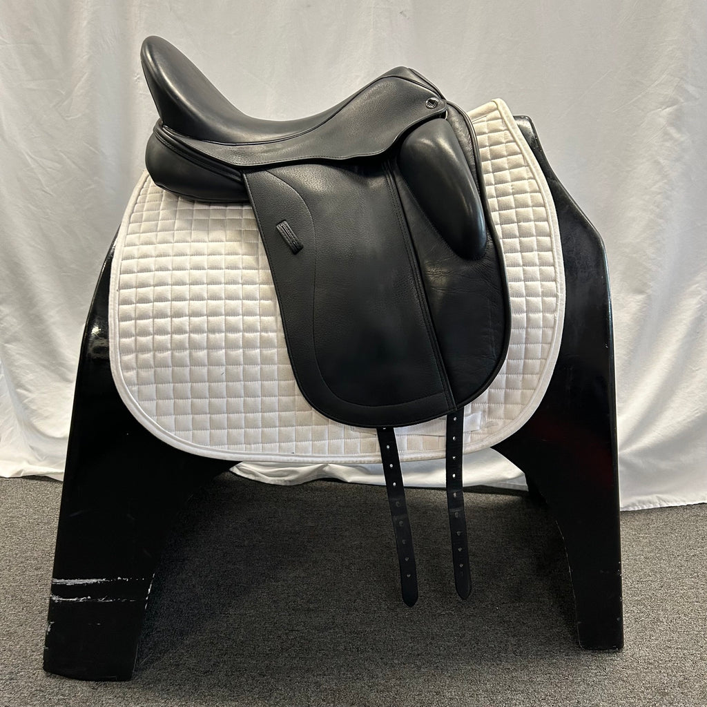 Used Veritas Vero 17" Dressage Saddle