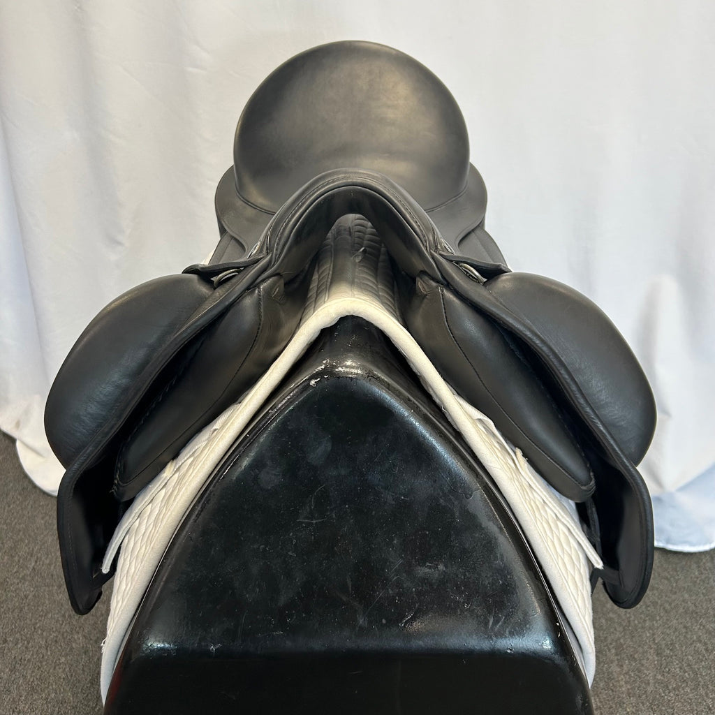 Used Veritas Vero 17" Dressage Saddle