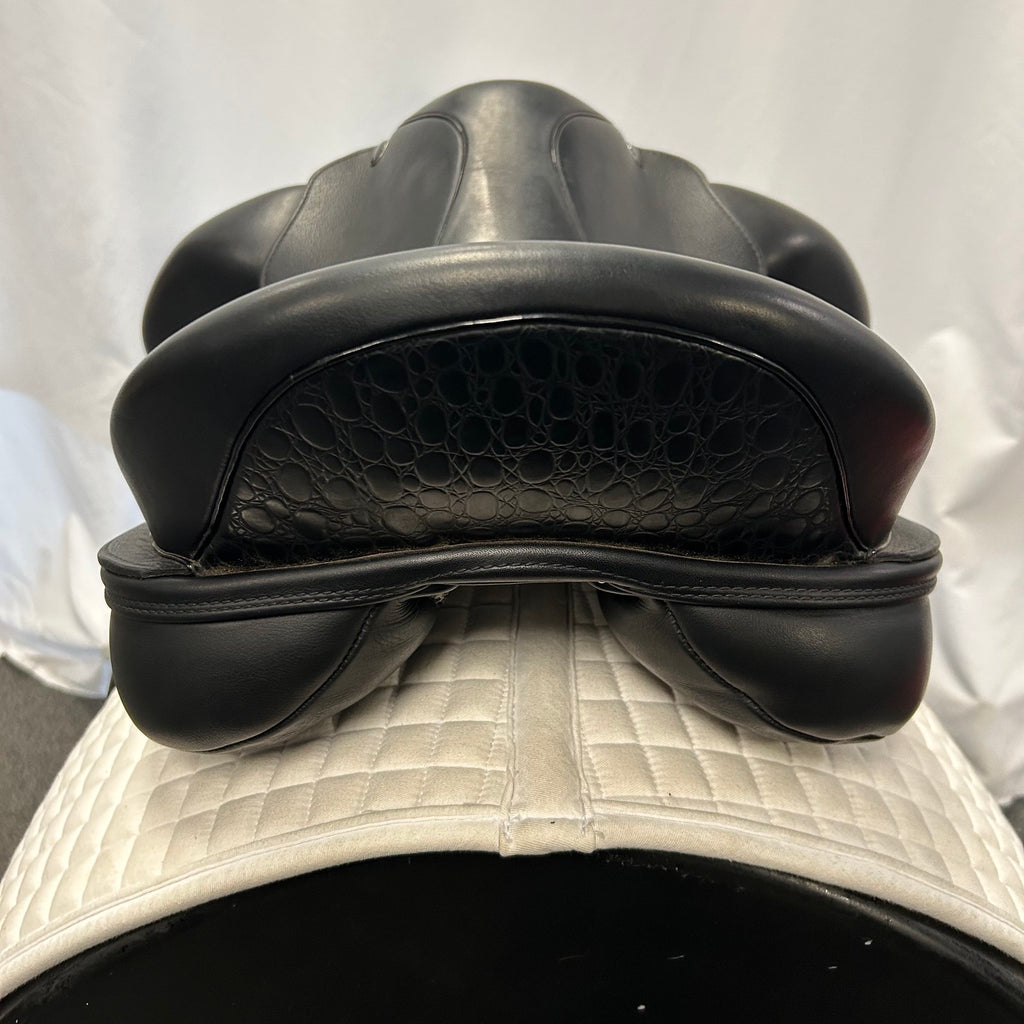 Used Veritas Vero 17" Dressage Saddle