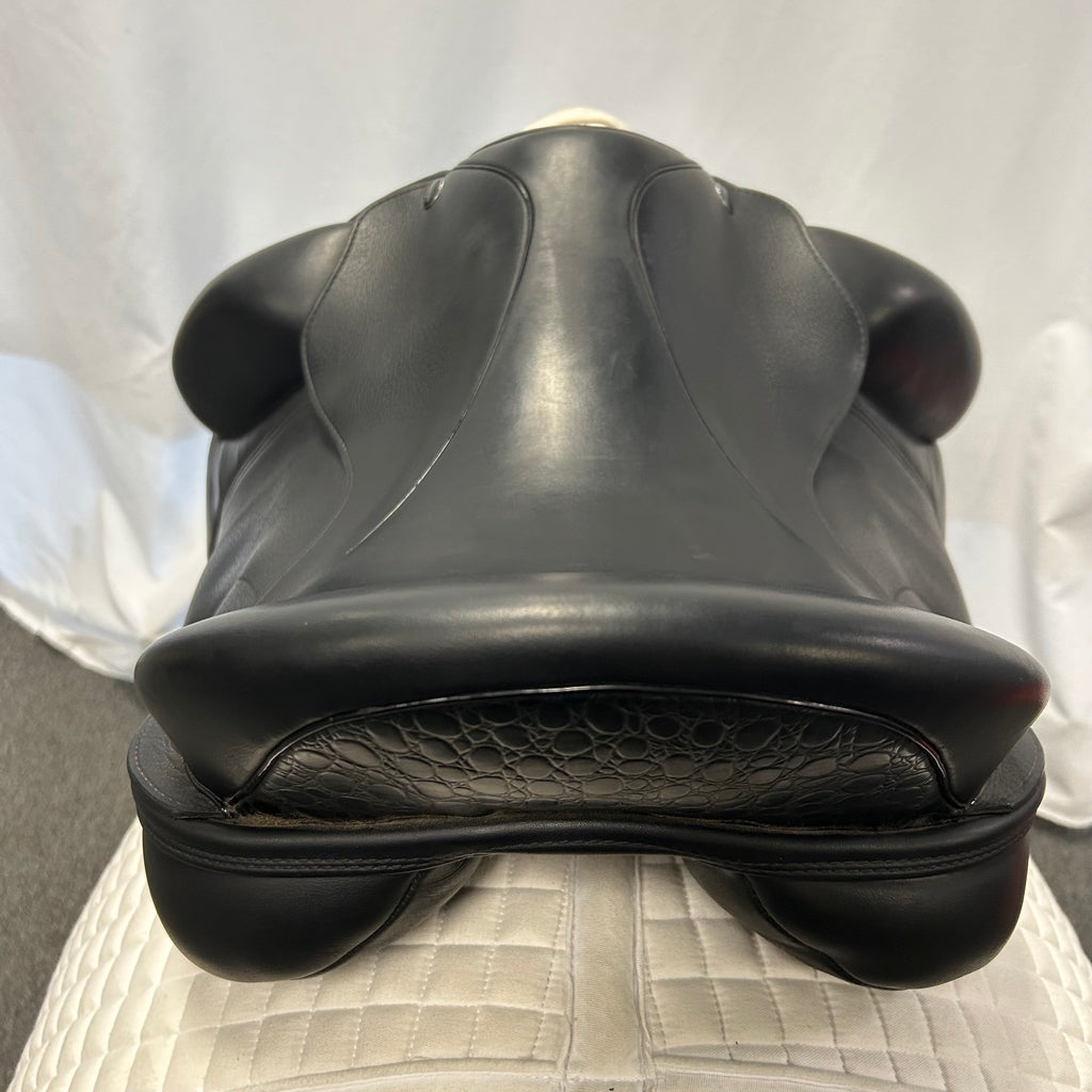 Used Veritas Vero 17" Dressage Saddle