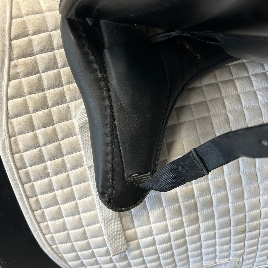 Used Veritas Vero 17" Dressage Saddle