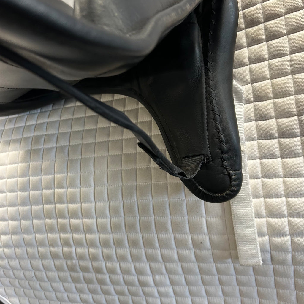 Used Veritas Vero 17" Dressage Saddle