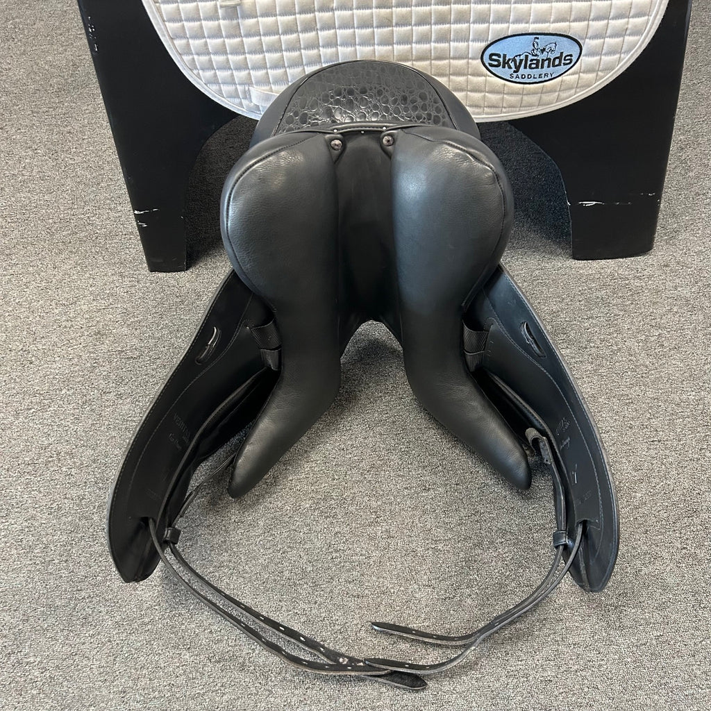 Used Veritas Vero 17" Dressage Saddle