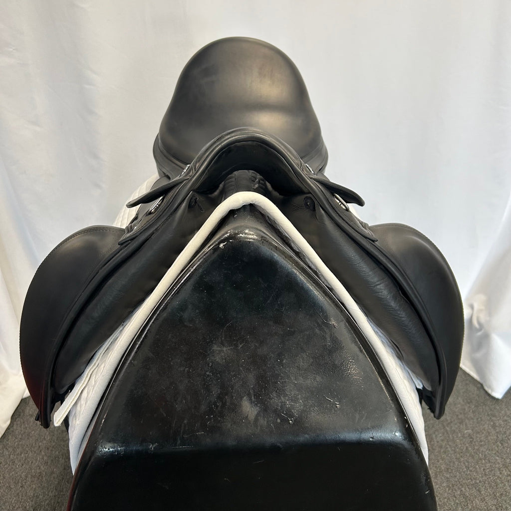 Used Prestige Philosophy 18" Dressage Saddle