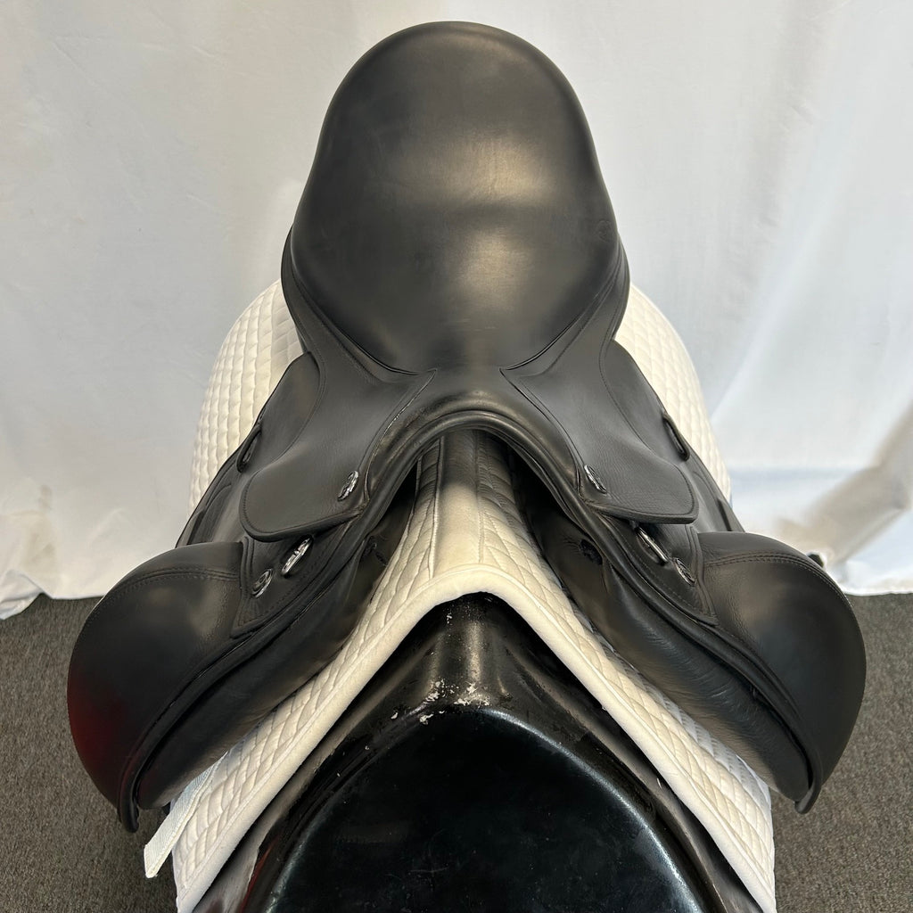 Used Prestige Philosophy 18" Dressage Saddle