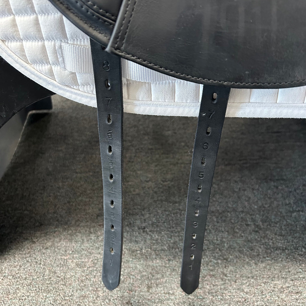 Used Prestige Philosophy 18" Dressage Saddle