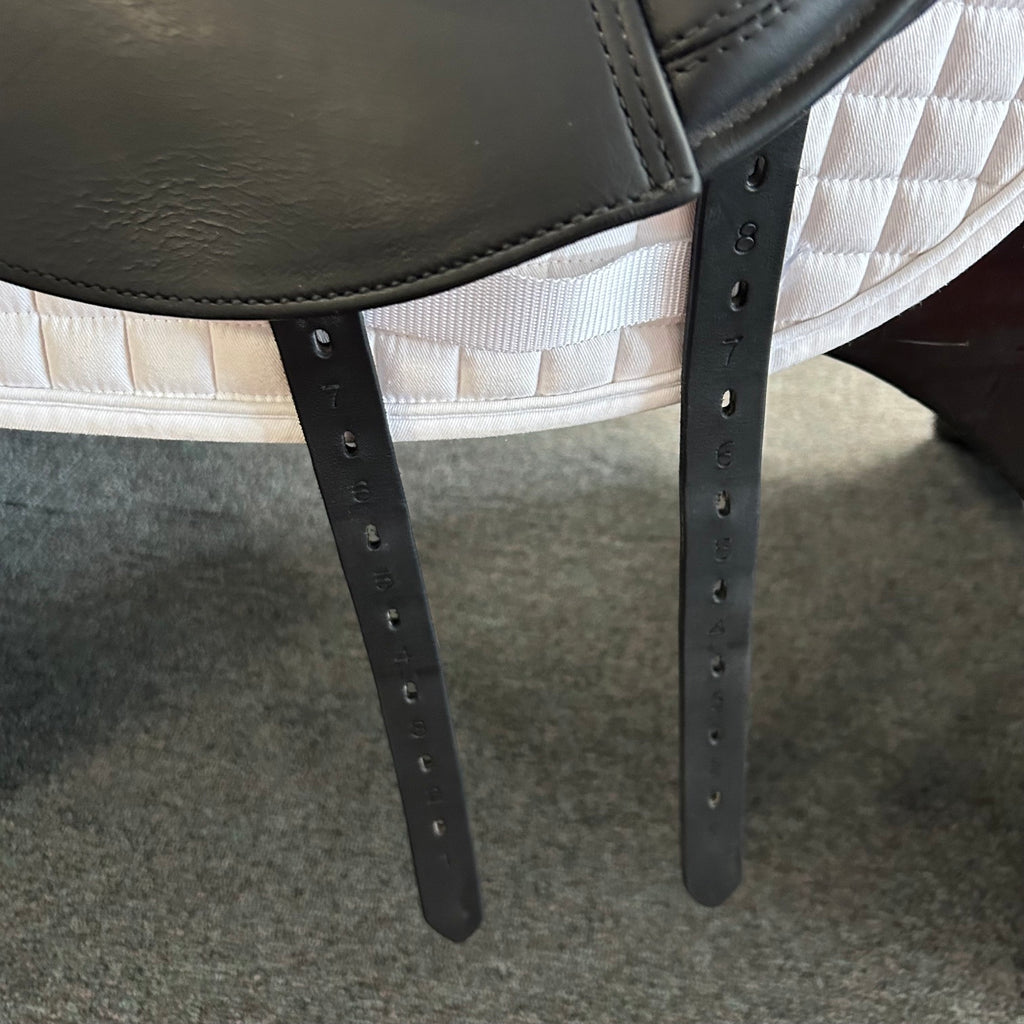 Used Prestige Philosophy 18" Dressage Saddle