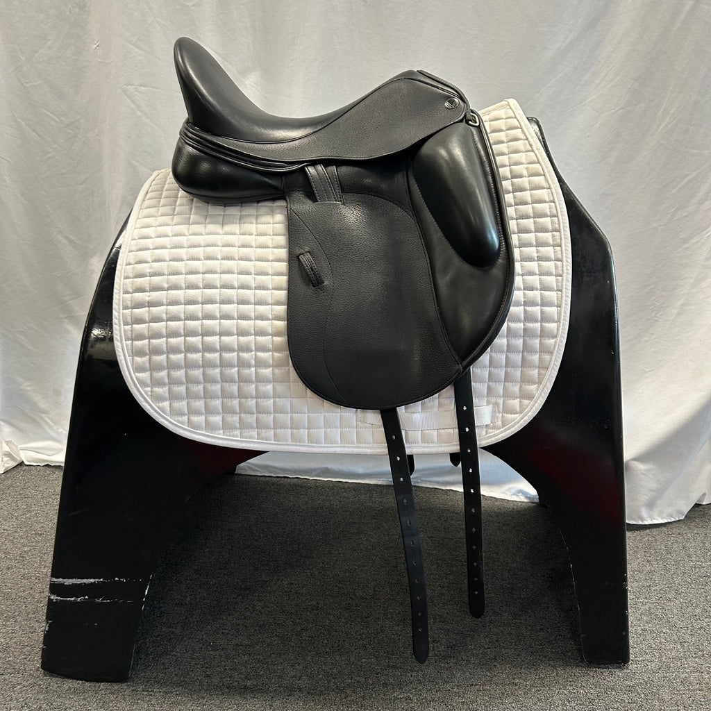 Used Veritas Eximo 17" Dressage Saddle
