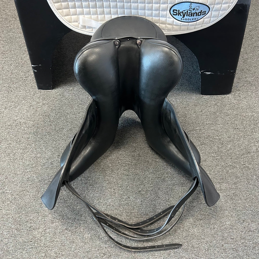 Used Veritas Eximo 17" Dressage Saddle
