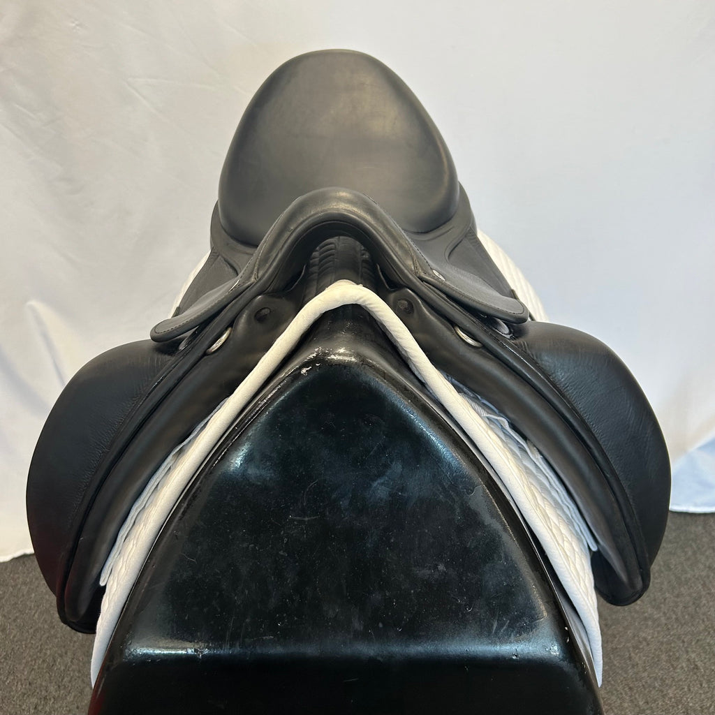 Used L'Apogee 17" DL Dressage Saddle