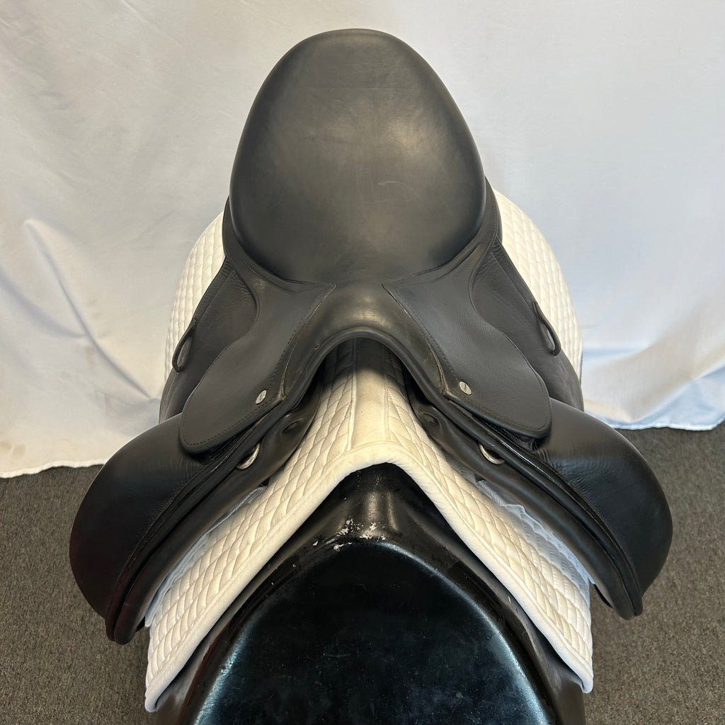 Used L'Apogee 17" DL Dressage Saddle