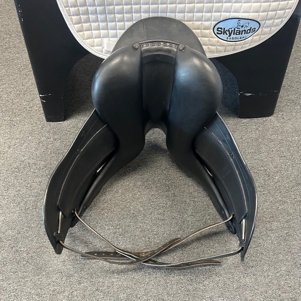 Used L'Apogee 17" DL Dressage Saddle