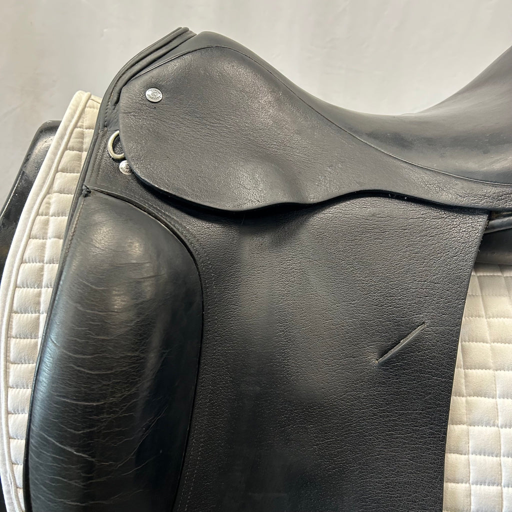 Used Custom VLX 18" Dressage Saddle