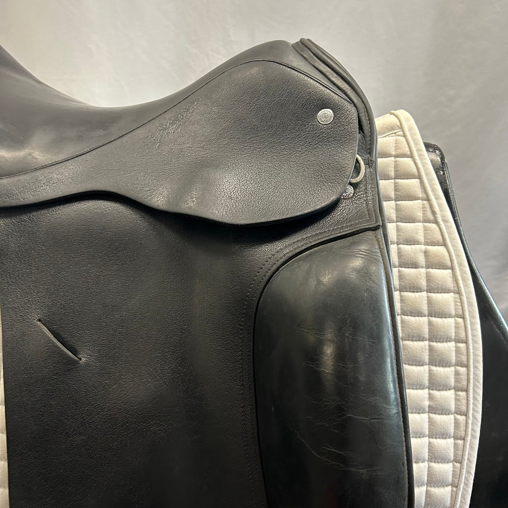 Used Custom VLX 18" Dressage Saddle