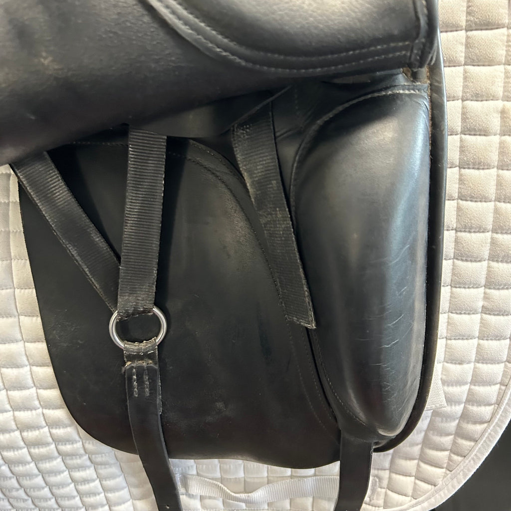 Used Custom VLX 18" Dressage Saddle