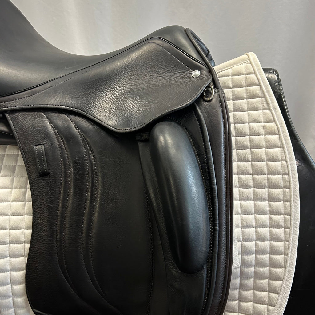 Used Schleese Let's Dance 17.5" Dressage Saddle