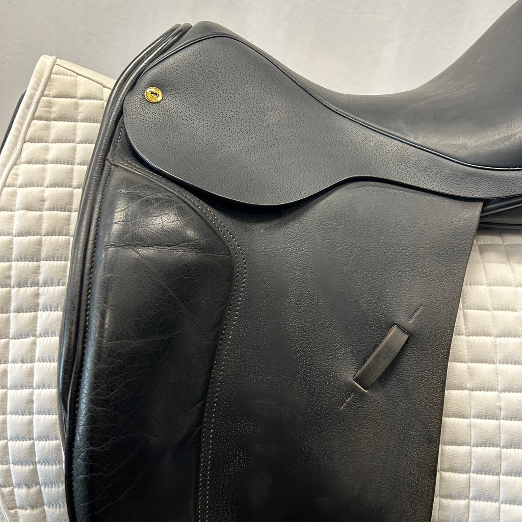 Used Black Country Eloquence 17.5" Dressage Saddle